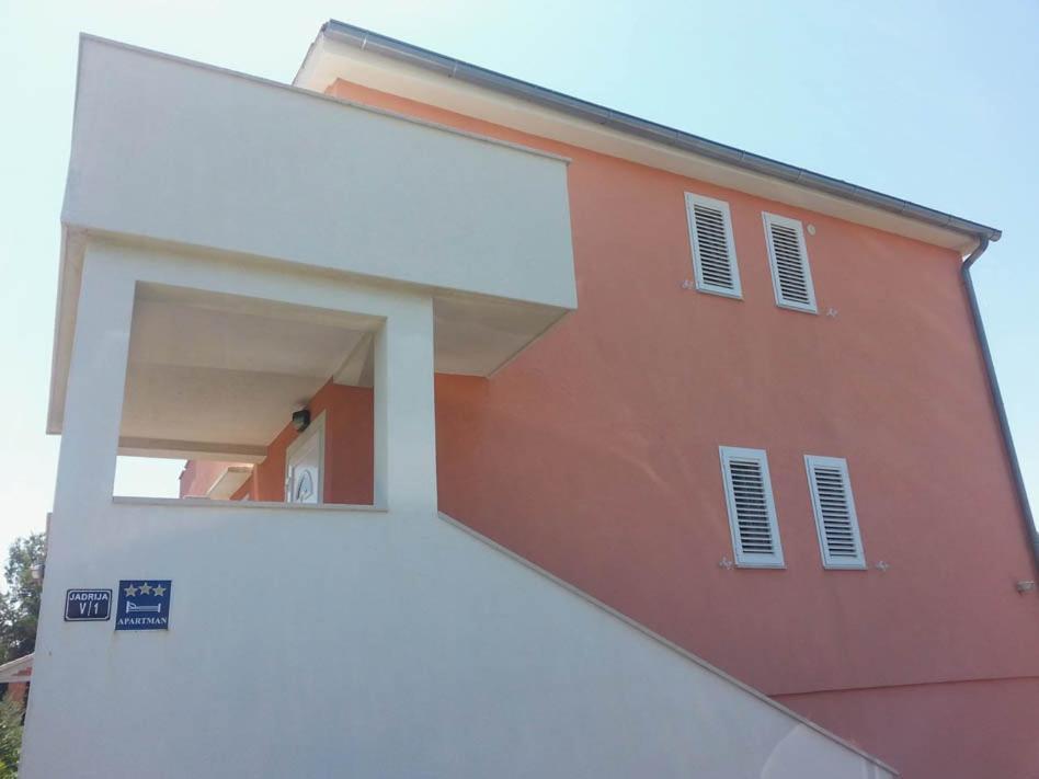 Apartment Tony - 2Bdr Beachfront Jadrija Exterior foto
